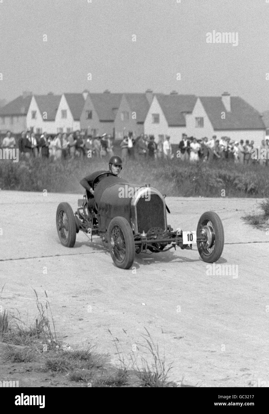 R.V.C. Nel suo 'Bolster Special II' compete nella salita di Bugatti Owners' Club Hill a Northwood Hills Foto Stock