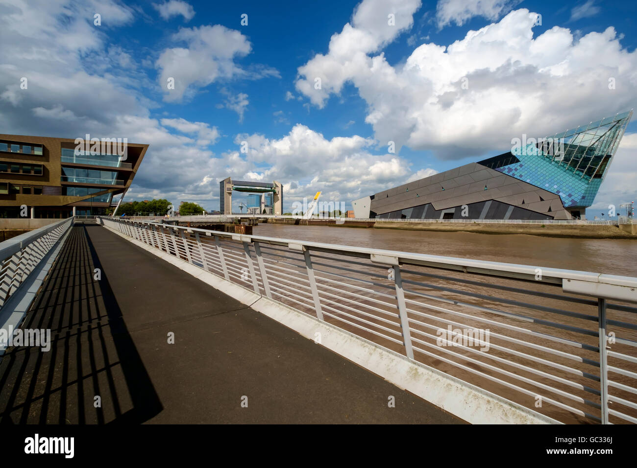C4DI (Centro per l'innovazione digitale), la profonda aquarium & lo scafo barriera di marea. Foto Stock