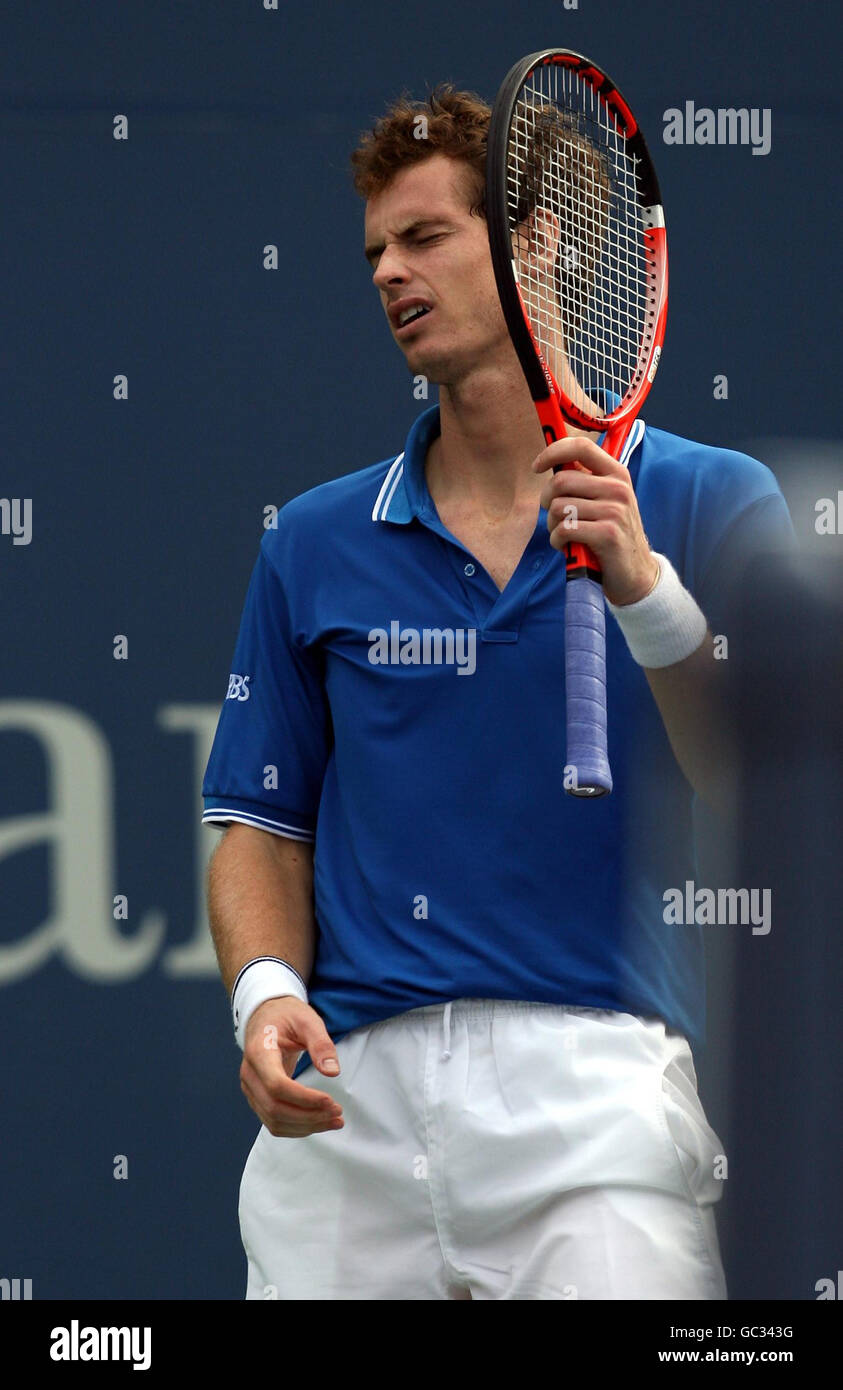 Tennis - 2009 US Open - 9° giorno - Flushing Meadows. Andy Murray della Gran Bretagna reagisce nella sua partita contro il croato Marin Cilic durante gli US Open a Flushing Meadows, New York, USA. Foto Stock