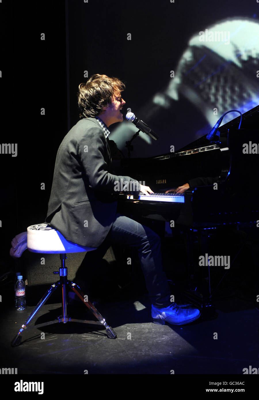 Jamie Cullum presenta il suo nuovo album, The Pursuit, at the Tabernacle in Notting Hill, West London. PREMERE ASSOCIAZIONE foto. Data immagine: Lunedì 14 settembre 2009. The Pursuit viene rilasciato attraverso Decca/Terrified il 9 novembre. Il credito fotografico dovrebbe essere: Zak Hussein/PA Foto Stock
