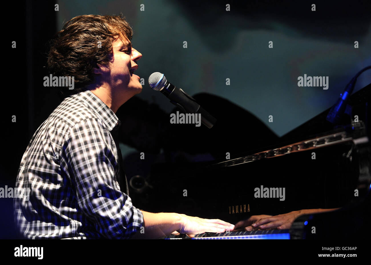 Jamie Cullum Album Showcase - Londra. Jamie Cullum presenta il suo nuovo album, The Pursuit, al Tabernacle di Notting Hill, West London. Foto Stock