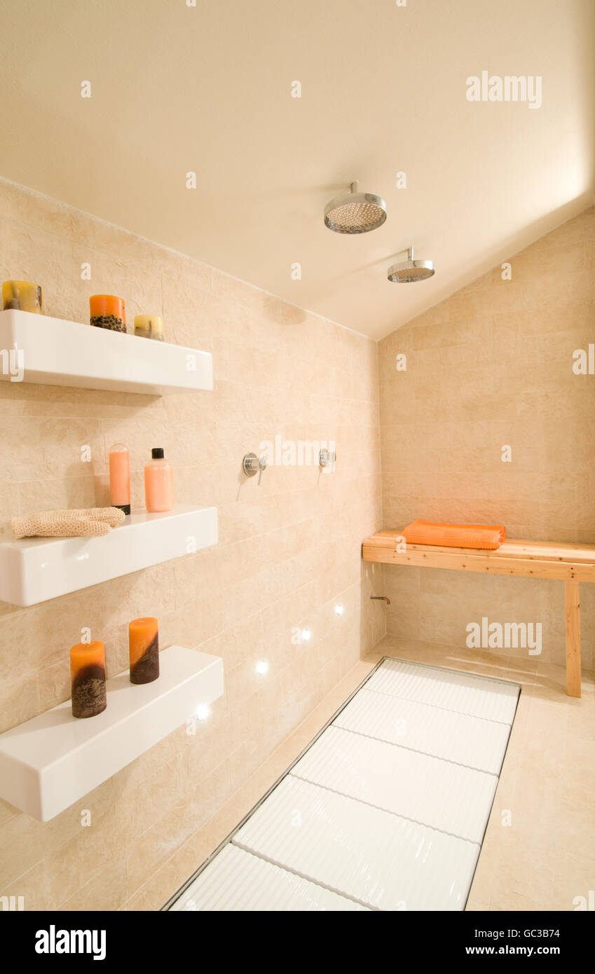 Casa moderna interni, doccia Foto Stock