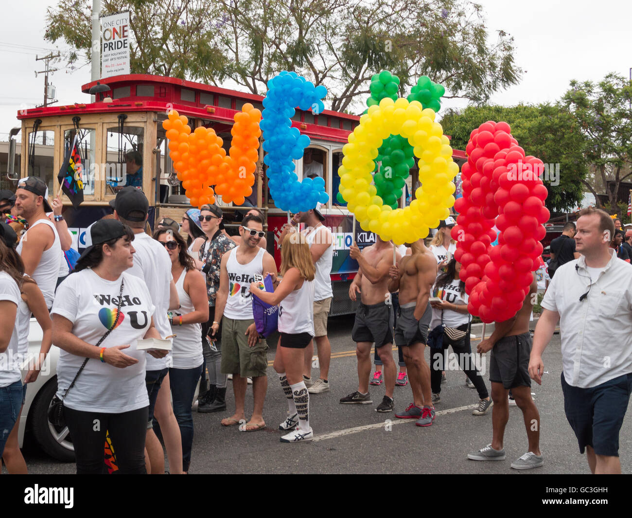 West Hollywood gruppo sfilate in LA Pride Parade 2016 Foto Stock