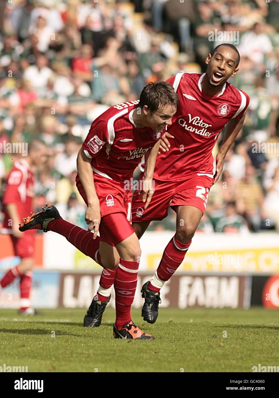 Calcio - Coca-Cola Football League Championship - Plymouth Argyle / Nottingham Forest - Home Park. Chris Gunter di Nottingham Forest festeggia dopo aver segnato l'obiettivo di apertura Foto Stock