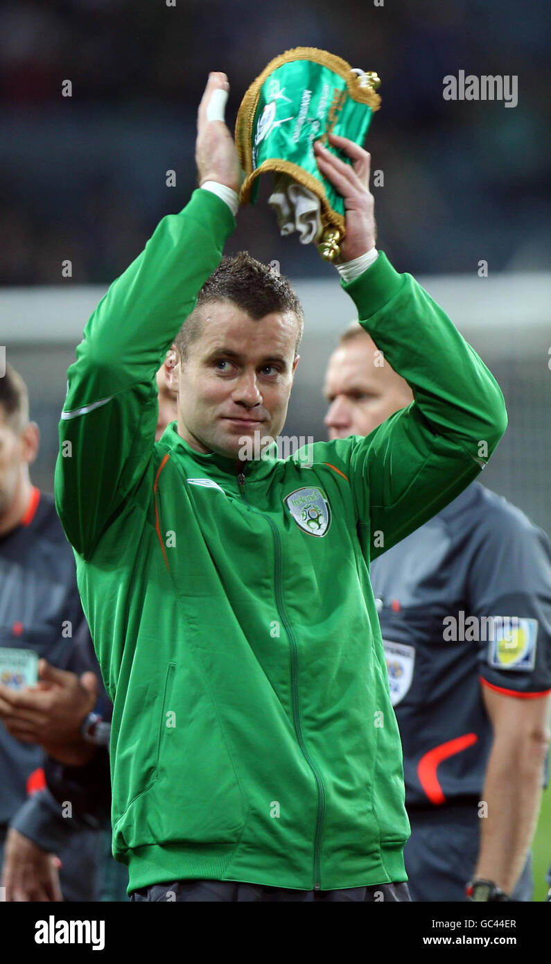 Calcio - Coppa del mondo FIFA 2010 - turno di qualificazione - Gruppo otto - Repubblica d'Irlanda / Montenegro - Croke Park. Il portiere della Repubblica d'Irlanda Shay Gived celebra il suo centesimo posto prima della partita di qualificazione della Coppa del mondo FIFA al Croke Park di Dublino. Foto Stock