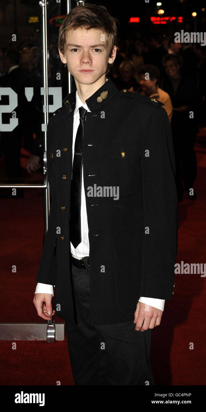 Thomas Sangster arriva per il Times BFI 53rd London Film Festival chiudendo il film notturno 'Nowhere Boy' all'Odeon in Leicester Square. Foto Stock