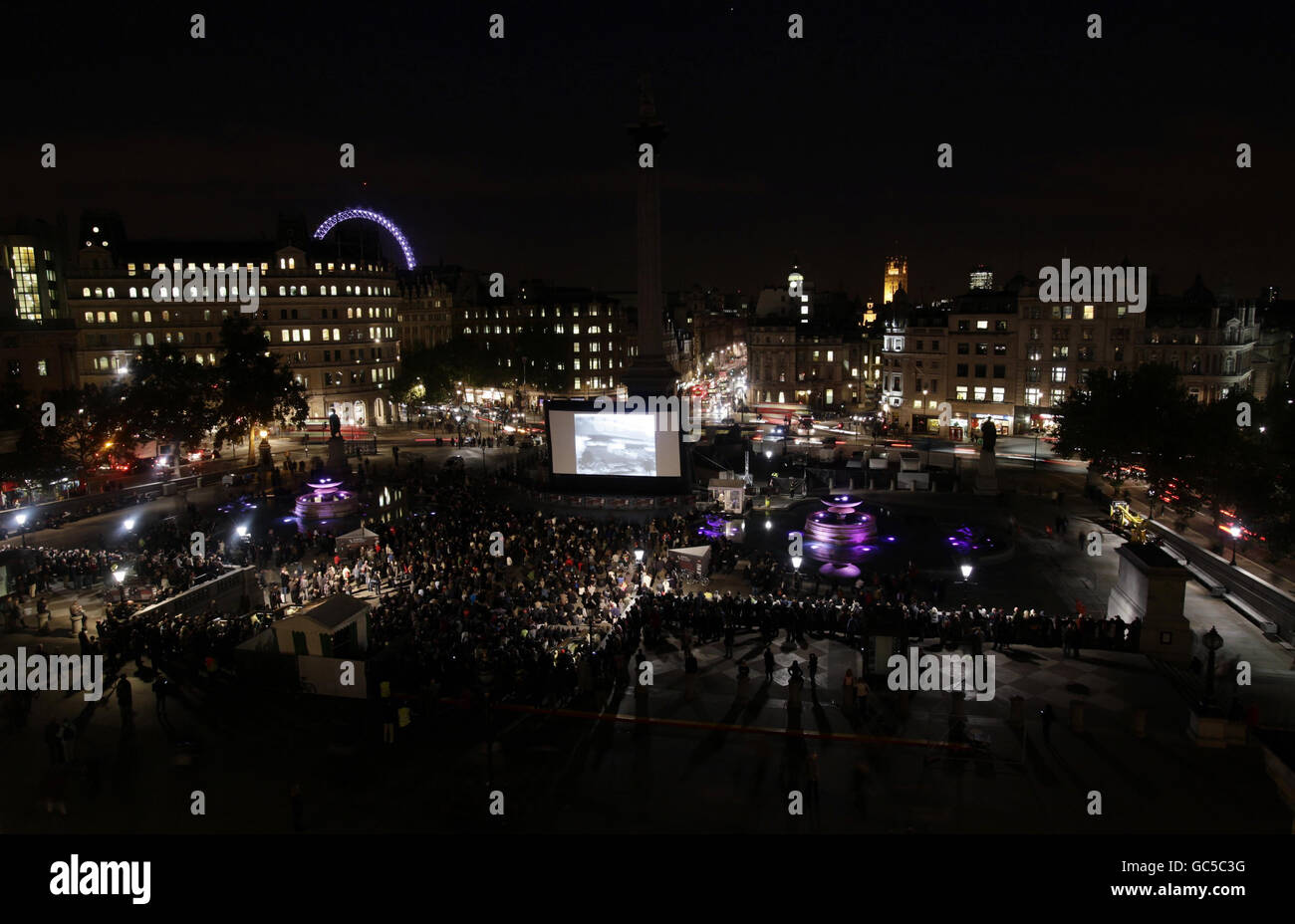 Cortometraggi su Londra mostrato in Trafalgar Square Foto Stock