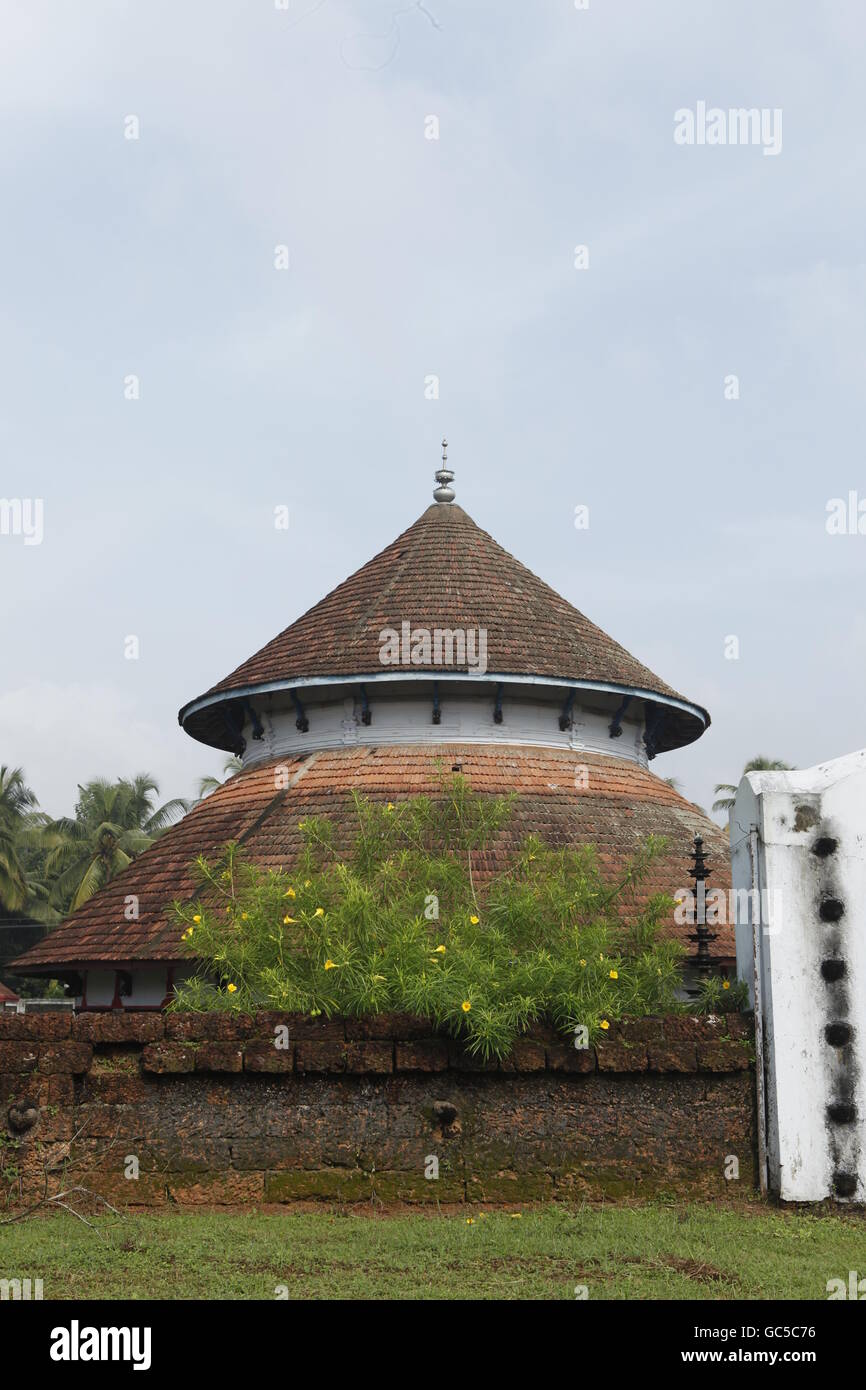 Un tempio costruito in kerala stile architettonico,a thrissur Foto Stock