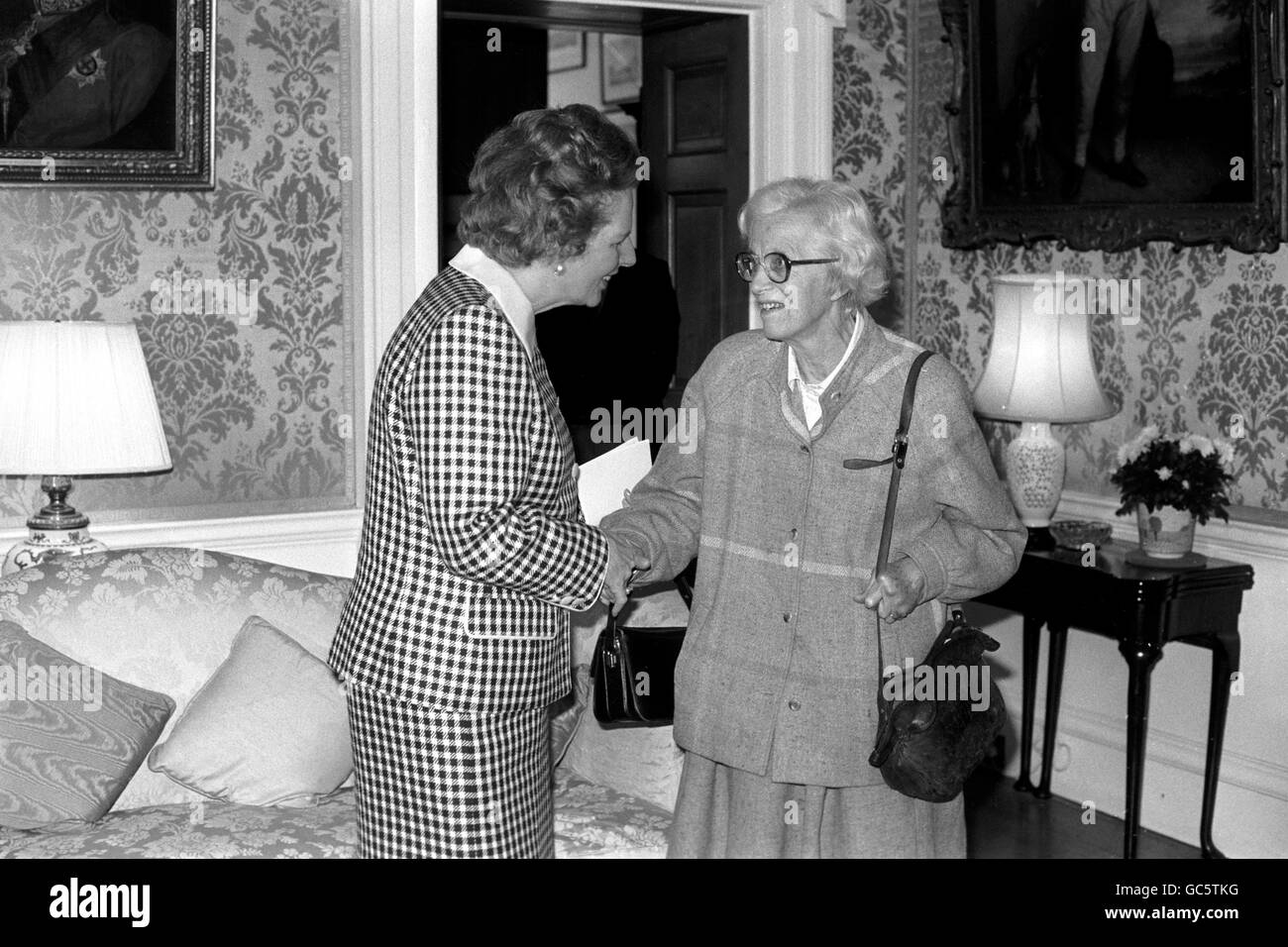 Premi - vincitori di Premi Nobel pranzo - Margaret Thatcher e Dorothy Hodgkin - Downing Street, Londra Foto Stock