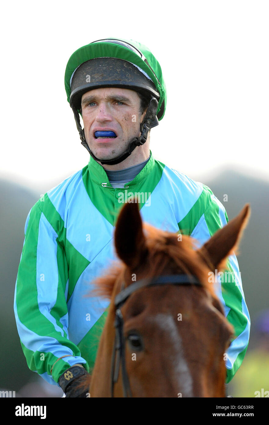 Corse di cavalli - il Coral Welsh National - Ippodromo di Chepstow. Jockey Seamus Durack Foto Stock