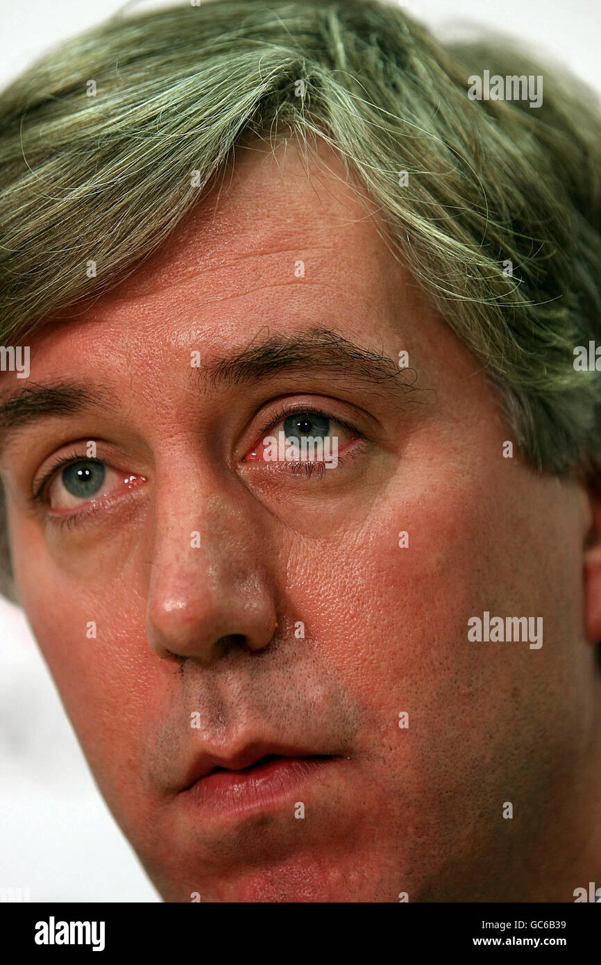 Il Chief Executive fai John Delaney tiene una conferenza stampa presso la sede della fai ad Abbottstown, Dublino. Foto Stock