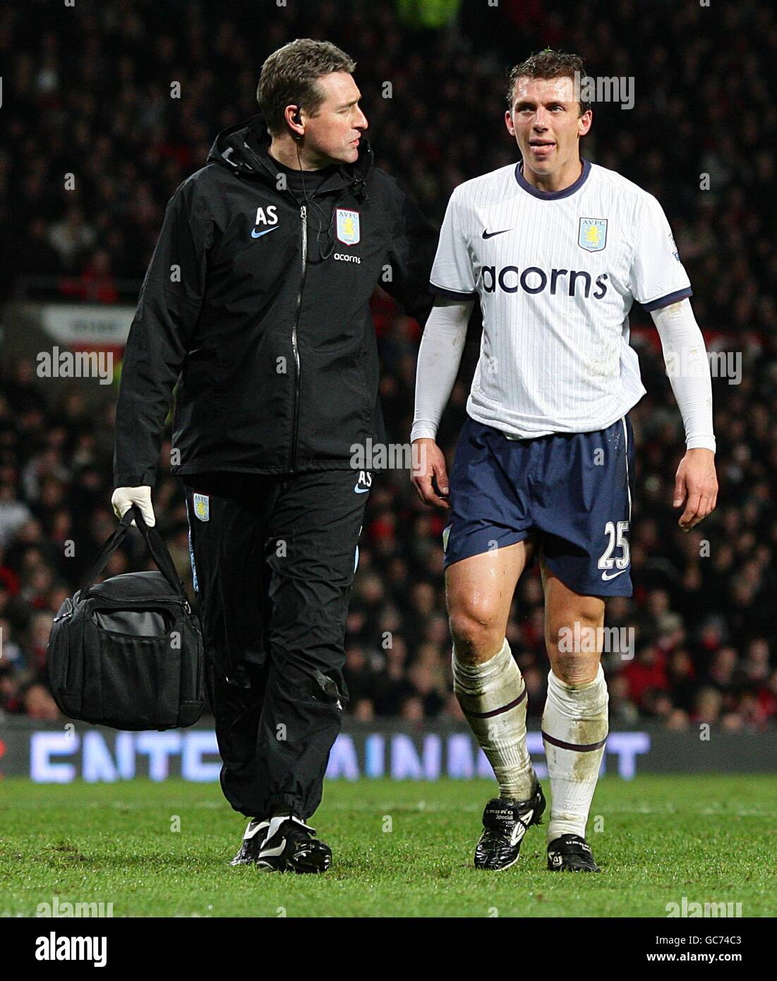 Calcio - Barclays Premier League - Manchester United / Aston Villa - Old Trafford. Stephen Warnock, Aston Villa (a destra) Foto Stock