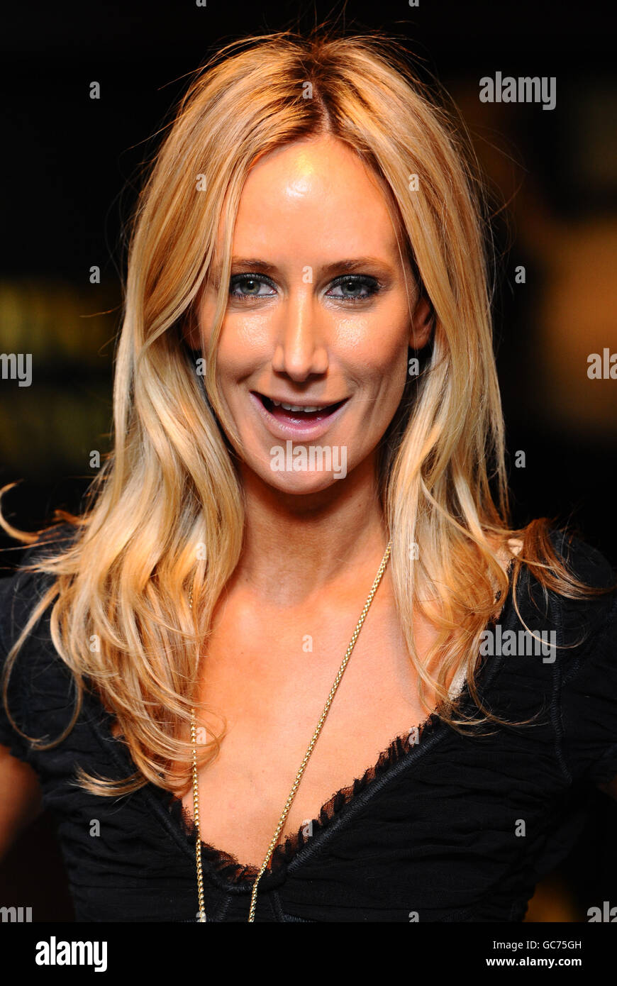 Lady Victoria Hervey all'Anglomania di Vivienne Westwood SS10 Catwalk Show a Selfridges in Oxford Street, Londra. Foto Stock
