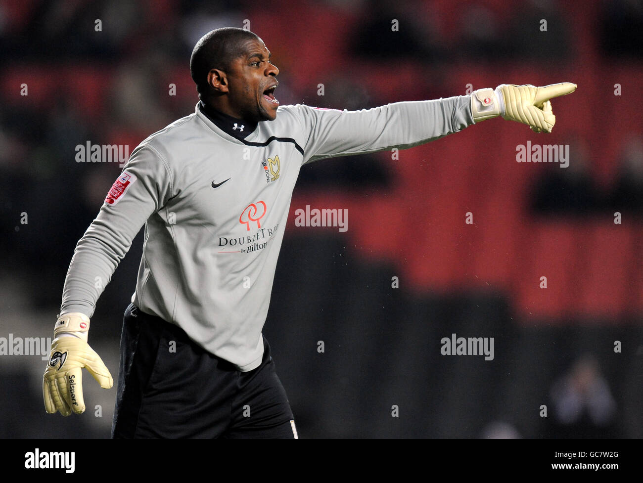 Calcio - Coca-Cola Football League One - Milton Keynes Dons v Brentford - stadio:mk. Willy Gueret, portiere di Milton Keynes Dons Foto Stock