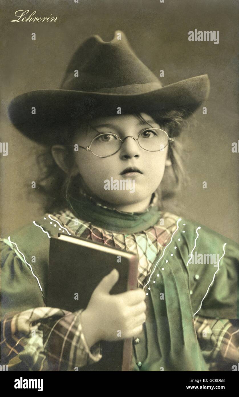 Persone, bambini, bambina, come insegnante, Germania, 1908, diritti aggiuntivi-clearences-non disponibile Foto Stock