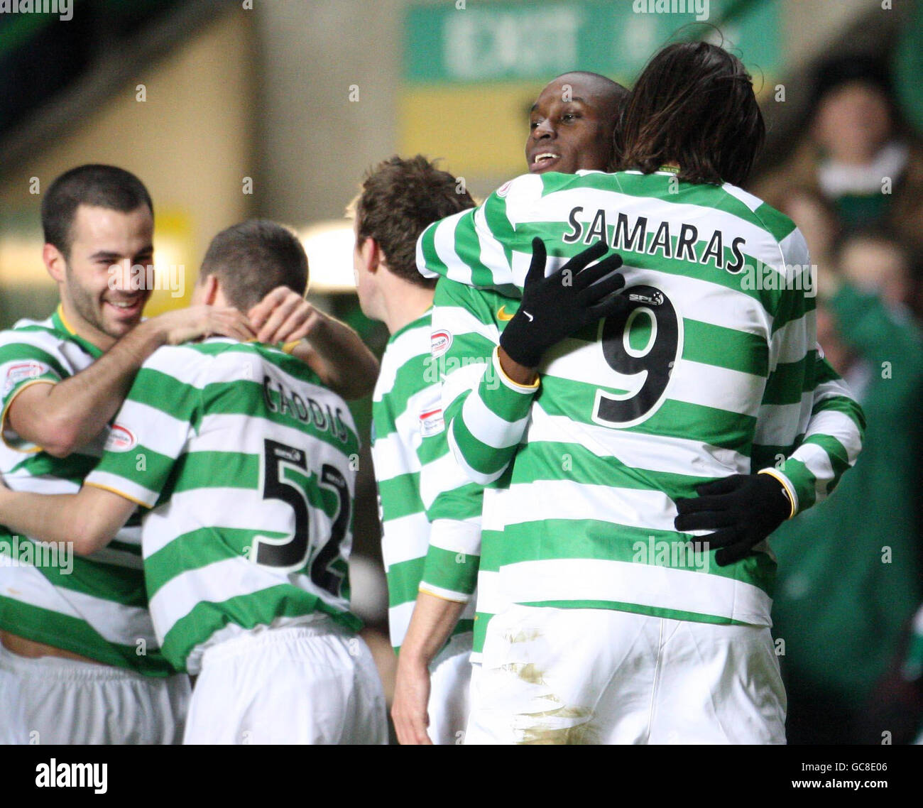 Calcio - Clydesdale Bank Premier League - Celtic v Hibernian - Celtic Park. Il Celtic's Marc Anotoine-Fortune celebra il traguardo di apertura durante la partita della Clydesdale Bank Premier League al Celtic Park di Glasgow. Foto Stock