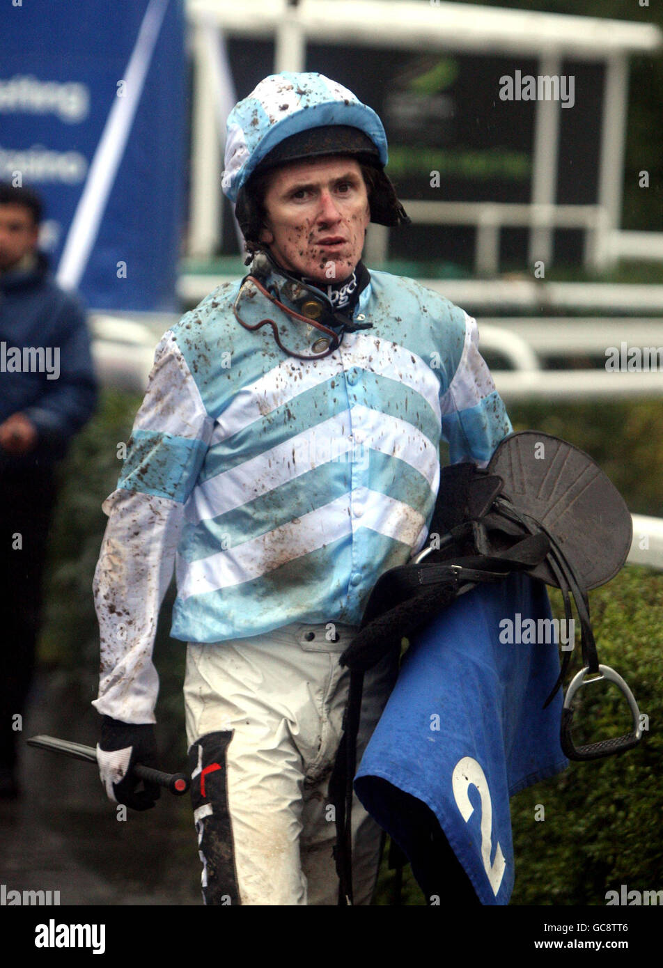 Tony McCoy dopo aver cavalcato Dee EE Williams nel Williamhill.com gioca a poker Novices' Chase durante il William Hill Lanzarote Hurdle Day presso l'ippodromo di Kempton Park, Middlesex. Foto Stock