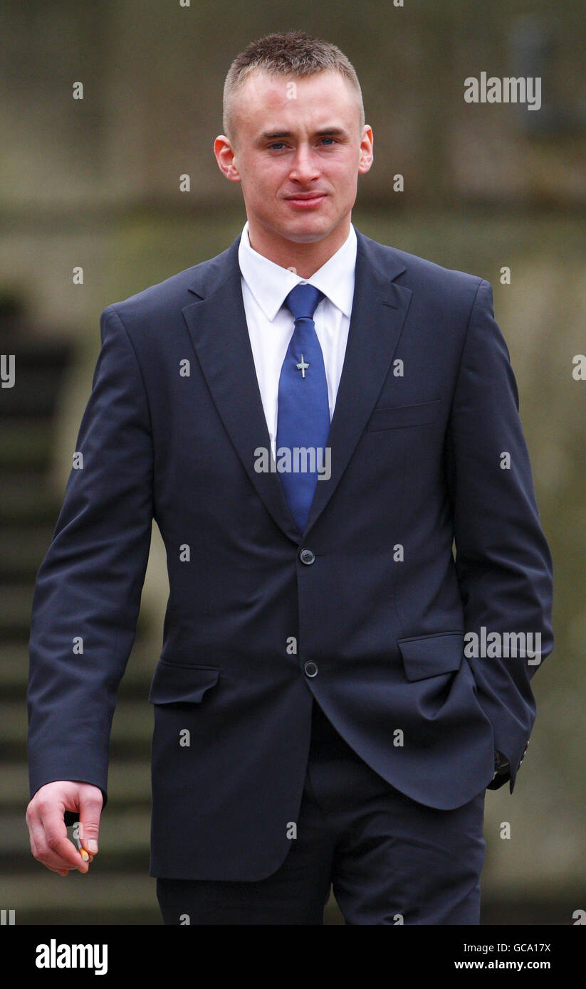 Royal Marine Commando James Taylor presso il Winchester Crown Court, dove è in processo con altri tre Marines per l'omicidio di un rating Royal Navy durante un drunken bar brawl. Ben Scott, 22, Mark Clarke, 22, Taylor, 26 e Luke Morton, 21 anni, sono tutti accusati dell'assassinio di Kyle Bartlett, 21 anni. Foto Stock