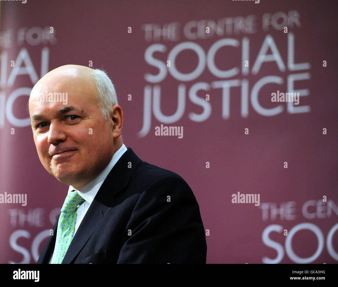 L'ex leader del Partito conservatore, Iain Duncan Smith, lancia il programma di lavoro del Centro di giustizia sociale, che comprende raccomandazioni politiche riguardanti l'assistenza agli anziani, la giustizia dei giovani, la salute mentale, la coesione comunitaria e il ritorno sociale sugli investimenti. Foto Stock