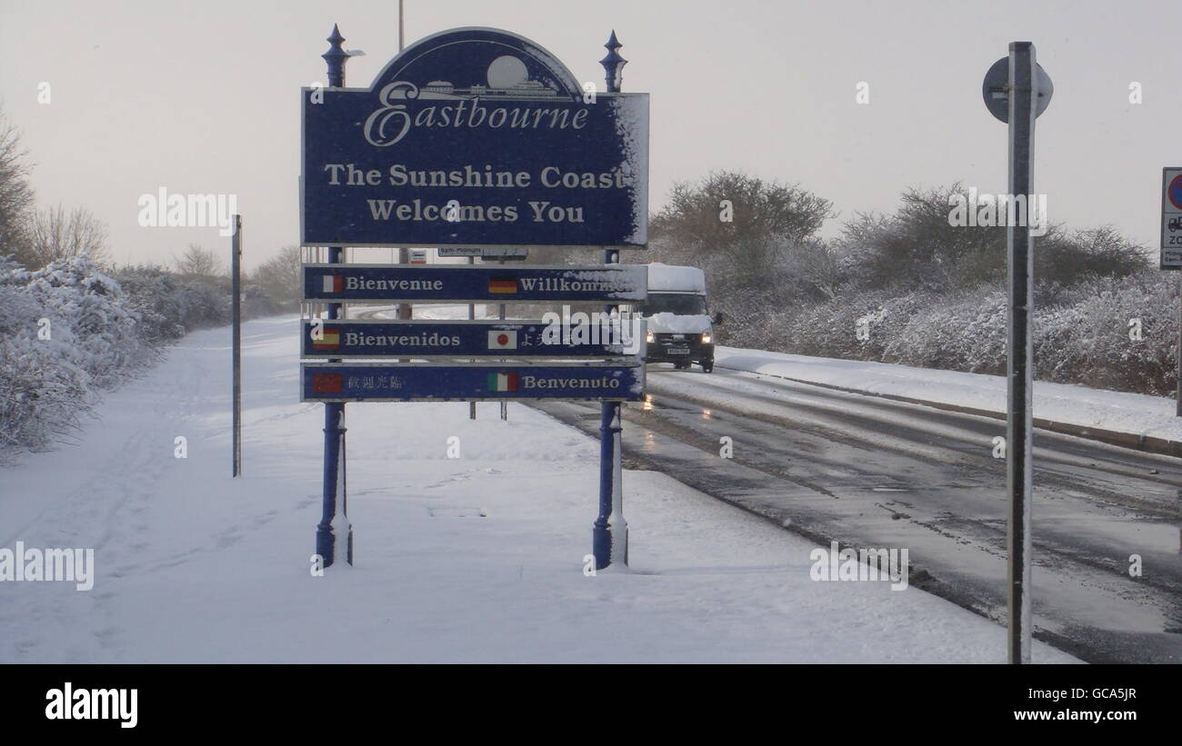 NOTARE IL PRODOTTO ALTERNATIVO. Una vista della neve Eastbourne, Sussex orientale, dopo le forti nevicate e ghiaccio in alcune parti del paese ha causato disagi. Foto Stock