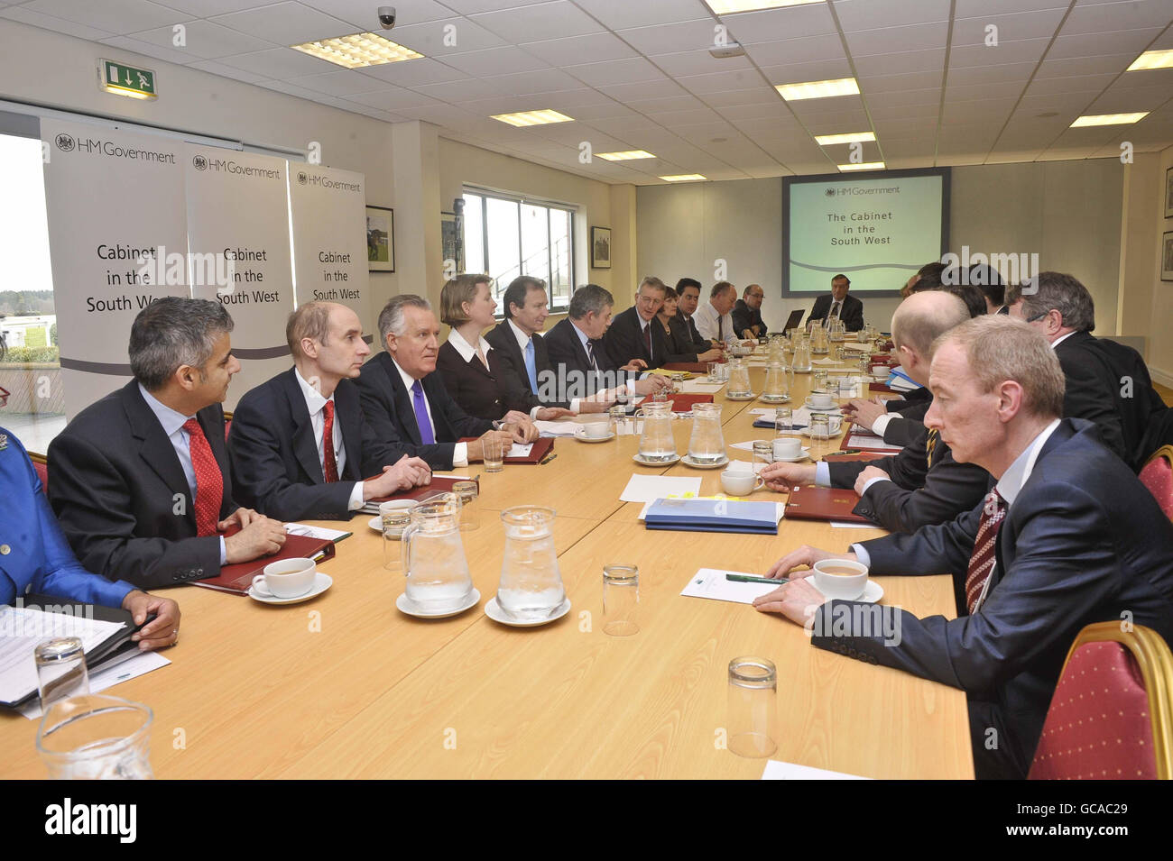 Il Gabinetto si trova nella sala "Best Mate" dell'exeter racecourse, dove si tiene una riunione del Gabinetto nel Sud Ovest. Foto Stock