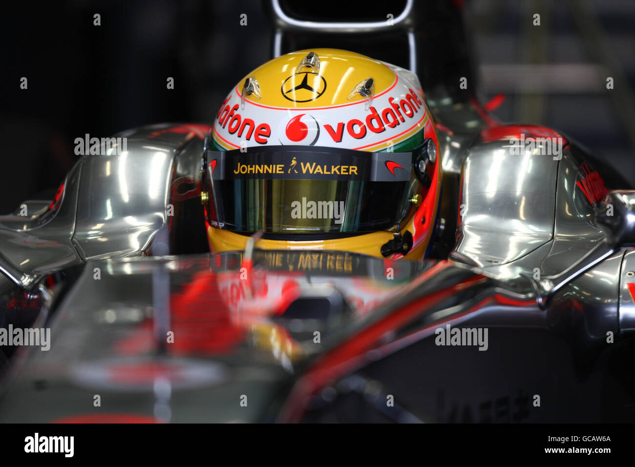 Auto - 2010 Formula uno Winter Testing - Day due - Circuit de la Comunitat Valenciana Ricardo Tormo. Lewis Hamilton testa la nuova McLaren MP4-25 durante la sessione di test di Formula uno Foto Stock