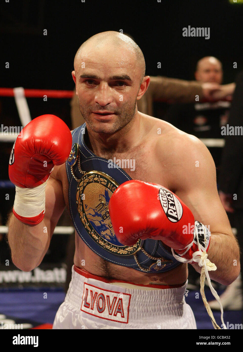 Leva Kirokosyan dopo aver battuto Scott Lawton durante il libero EBU Super Featherweight Title Bout al Fenton Manor Sports Complex, Stoke on Trent. Foto Stock