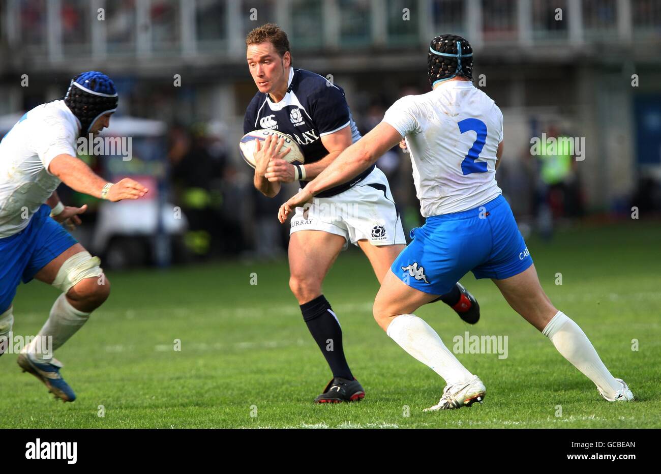 Dan Parks in Scozia e Leonardo Ghiraldini in Italia durante la partita RBS Six Nations allo Stadio Flaminio, Roma. Foto Stock