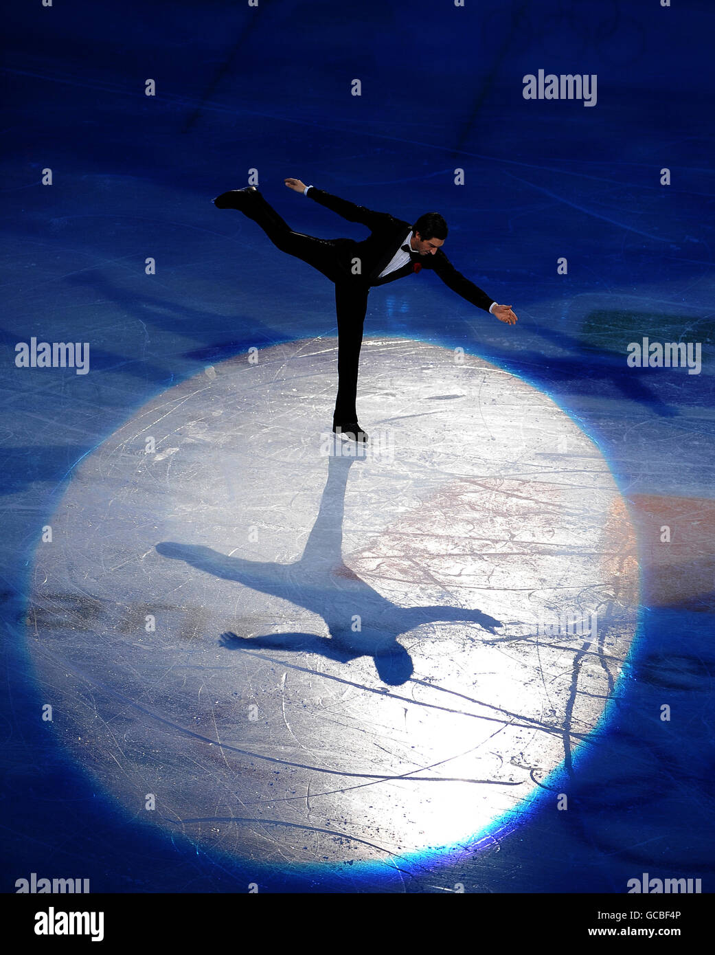 Evan Lysacek, vincitrice degli Stati Uniti d'America del titolo d'oro da skating da uomo Medaglia in gara nel galà di pattinaggio di figura Foto Stock