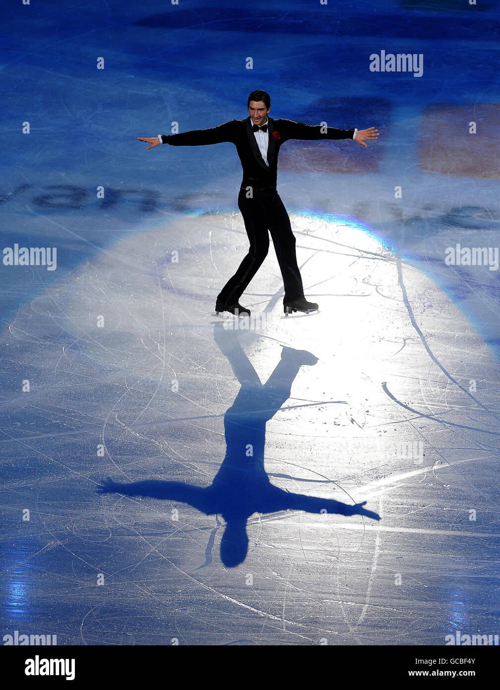 Evan Lysacek, vincitrice degli Stati Uniti d'America del titolo d'oro da skating da uomo Medaglia in gara nel galà di pattinaggio di figura Foto Stock