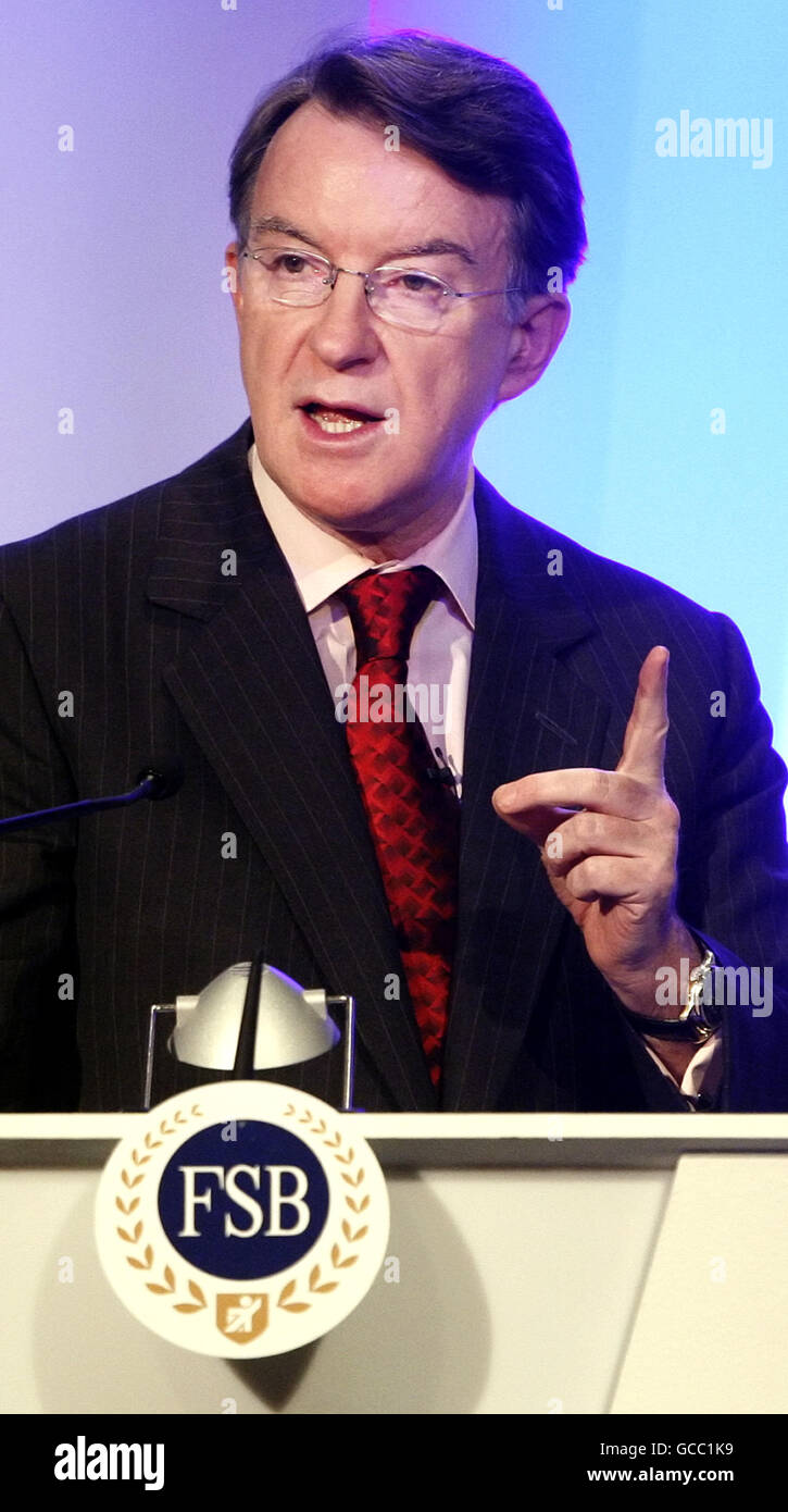 Il segretario alle imprese Lord Mandelson si rivolge alla conferenza annuale della Federazione delle piccole imprese presso il Centro Esposizioni e conferenze di Aberdeen in Scozia. Foto Stock