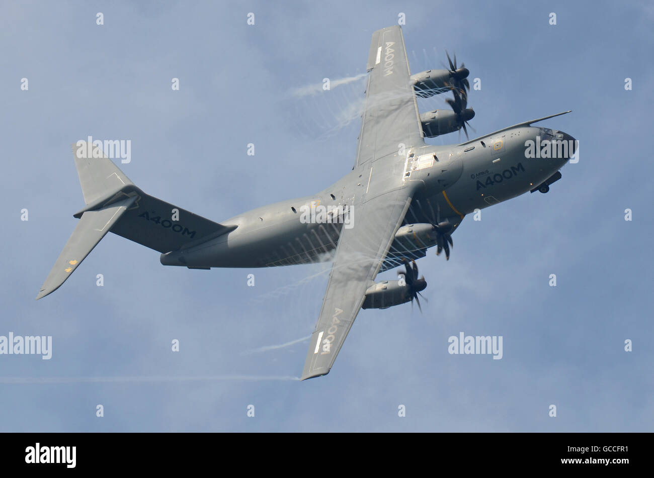 Airbus A400M Atlas aereo da trasporto in volo al RIAT Airshow Foto Stock