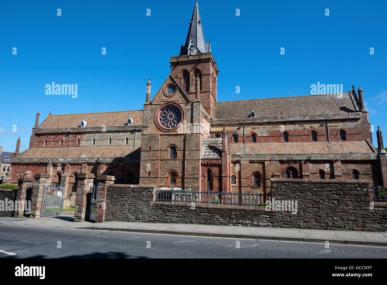 St Magnus Cathedral, a Kirkwall sulle Isole Orkney. eco 10.588 Foto Stock