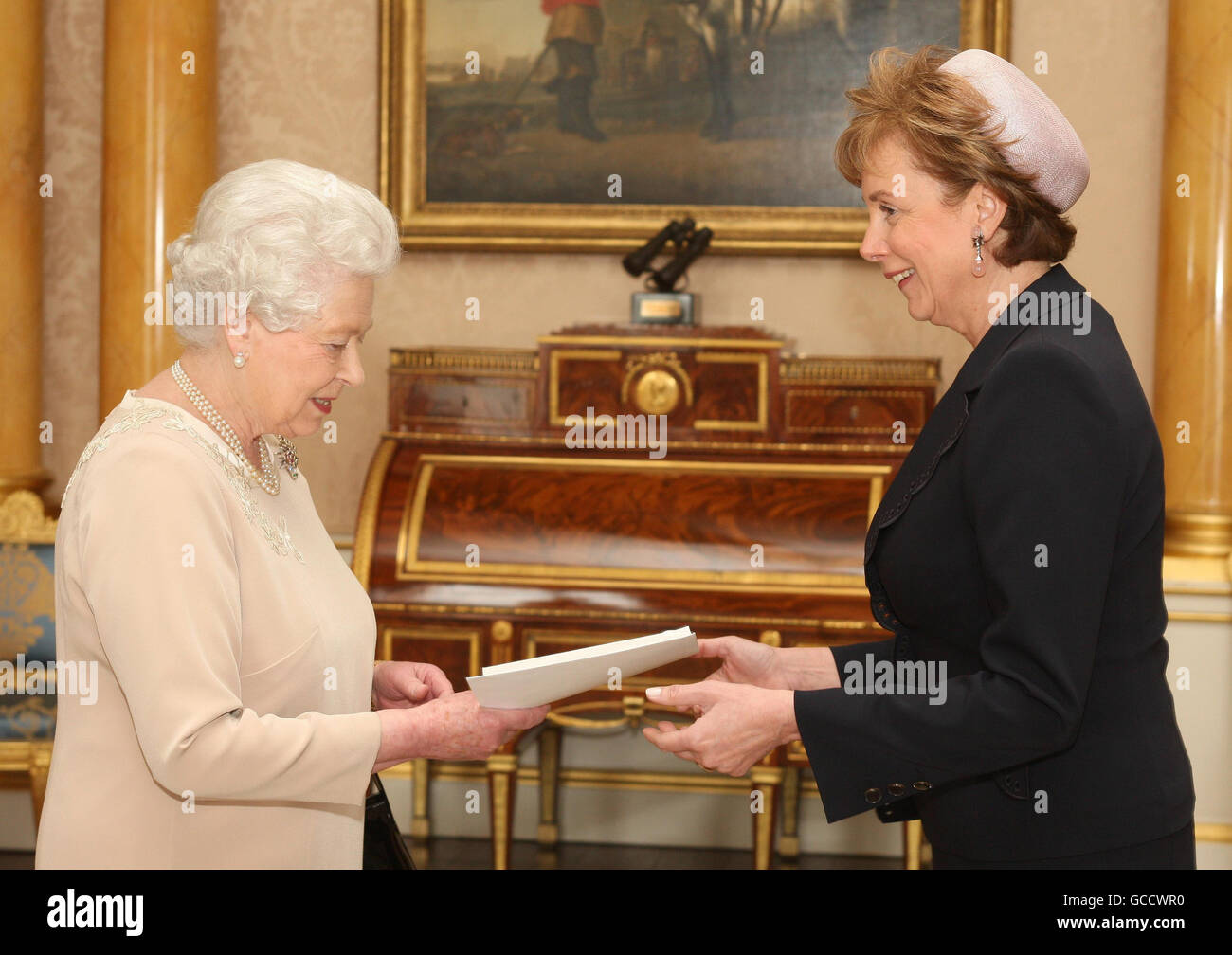 Le credenziali presentate a Palazzo di Buckingham Foto Stock