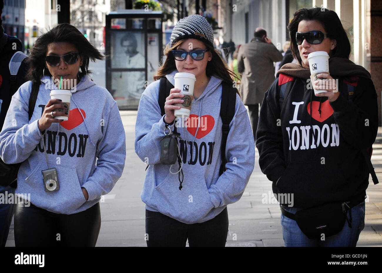 I turisti a Londra oggi in vista della pausa pasquale di questo fine settimana. Foto Stock