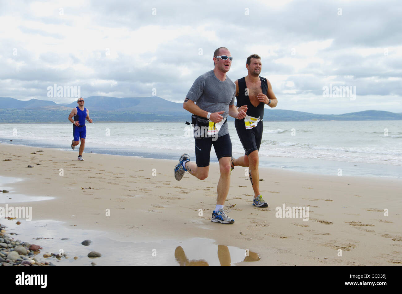 I concorrenti in Anglesey Sandman Triathlon Foto Stock