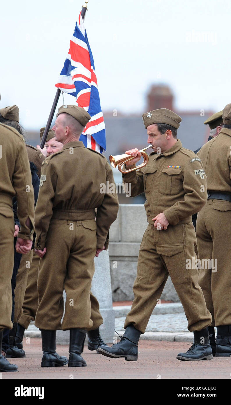 Attori Robson Green durante le riprese del dramma della nuova ITV 1940 Joe Maddison's War ai Links a Whitley Bay. Foto Stock