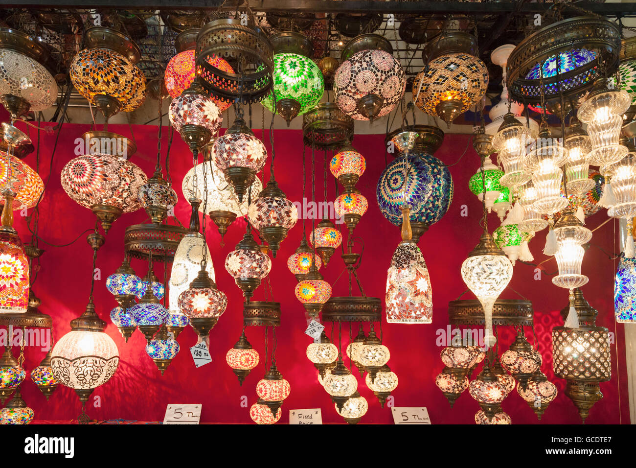 Bagno turco lampade, grand bazaar, Istanbul, Turchia Foto Stock