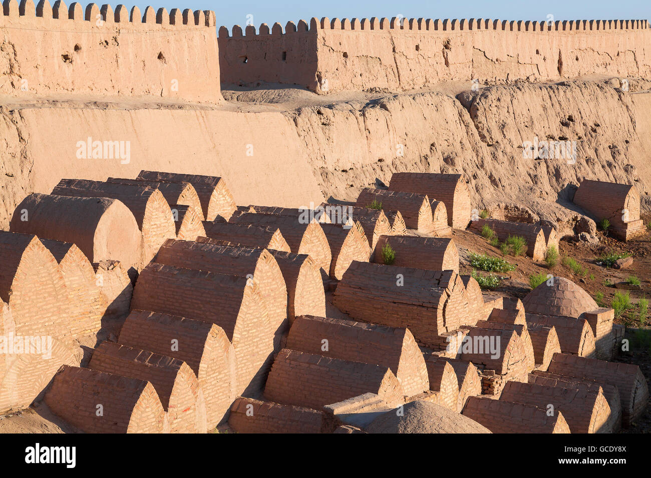 Monumenti commemorativi della città antica di Khiva in Uzbekistan. Foto Stock
