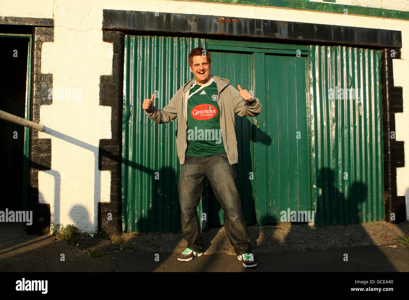 Calcio - Coca-Cola Football League Championship - Plymouth Argyle v Newcastle United - Home Park. Un fan di Plymouth Argyle prima del gioco Foto Stock