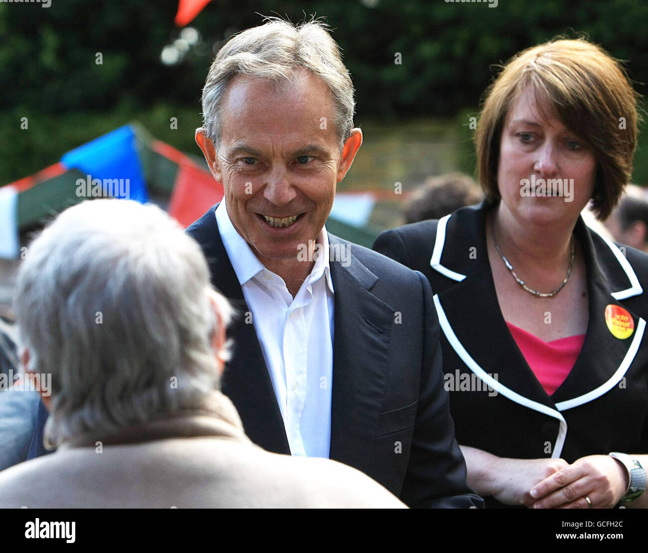 L'ex primo ministro Tony Blair ha condotto una campagna a fianco dell'ex segretario agli interni Jacqui Smith nella sua circoscrizione di Redditch. Foto Stock
