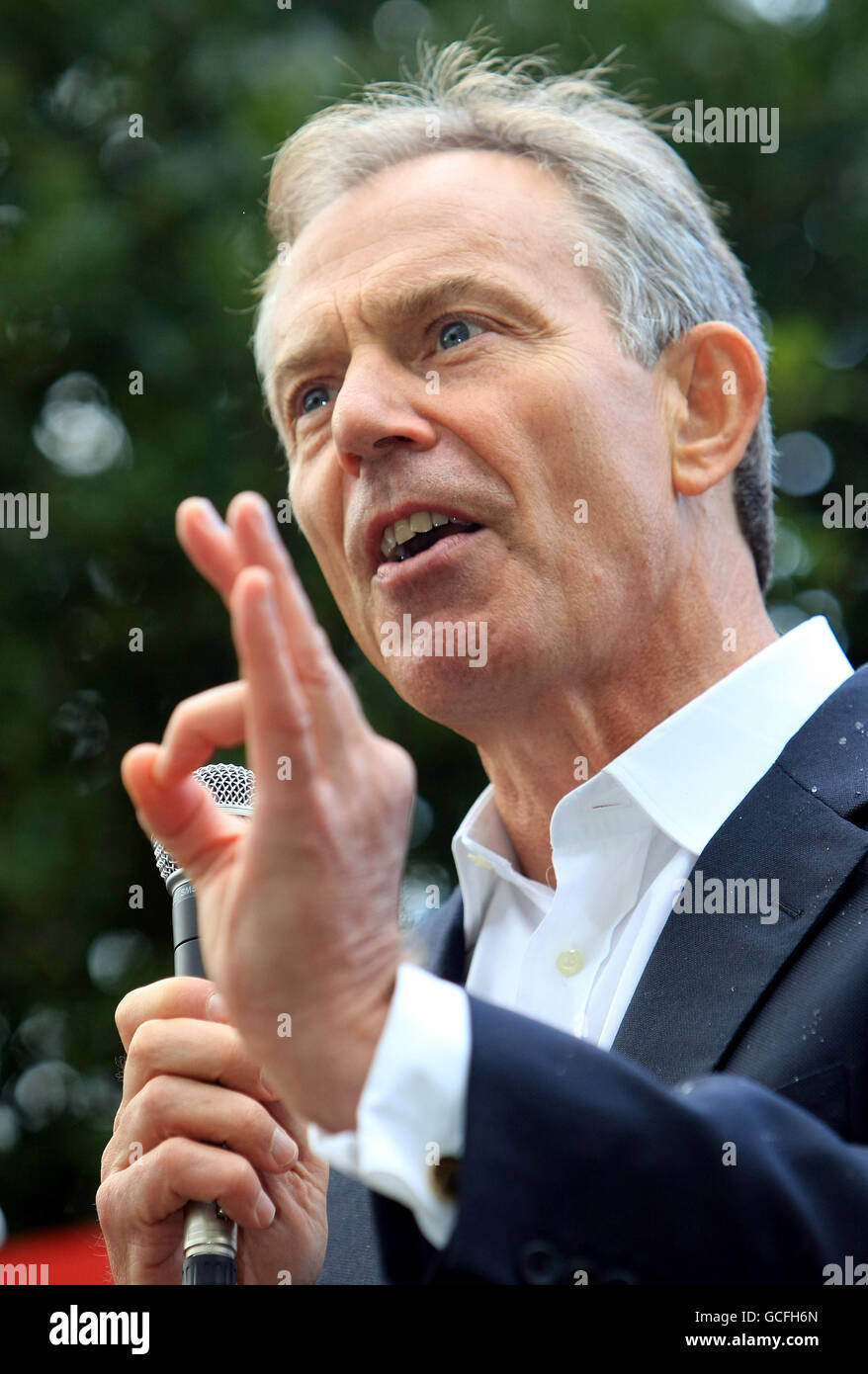L'ex leader laburista Tony Blair parla ai sostenitori del partito laburista in una riunione che si terrà oggi a Tamworth. Foto Stock