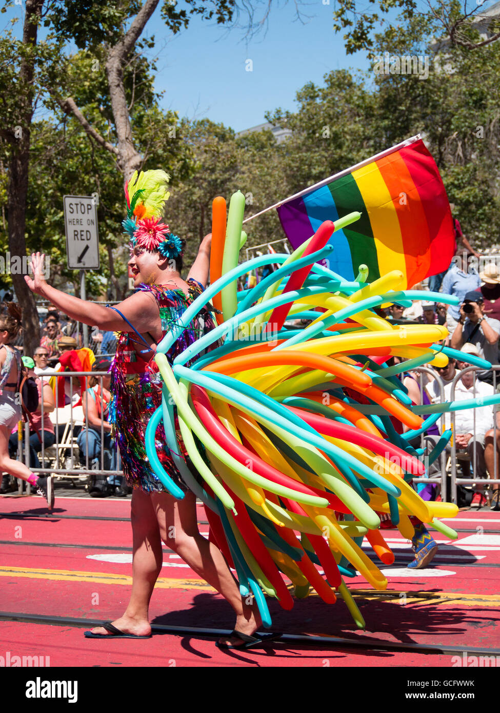 Drag queen dressed gay pride immagini e fotografie stock ad alta  risoluzione - Alamy