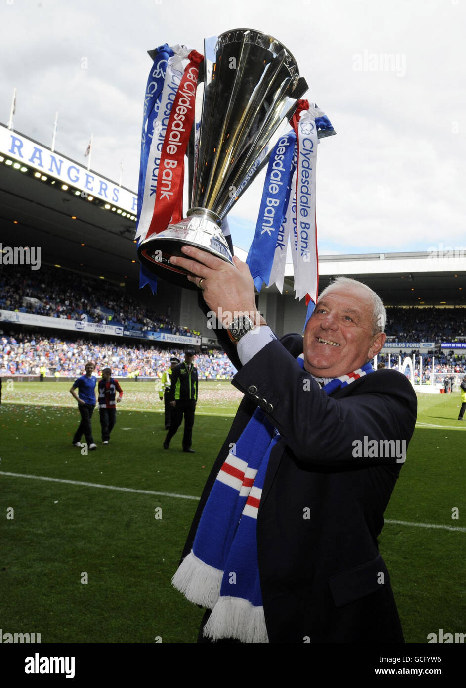 Calcio - Clydesdale Bank Premier League - Rangers / Motherwell - Ibrox. Walter Smtih di Ranger festeggia dopo la partita della Clydesdale Bank Premier League a Ibrox Foto Stock