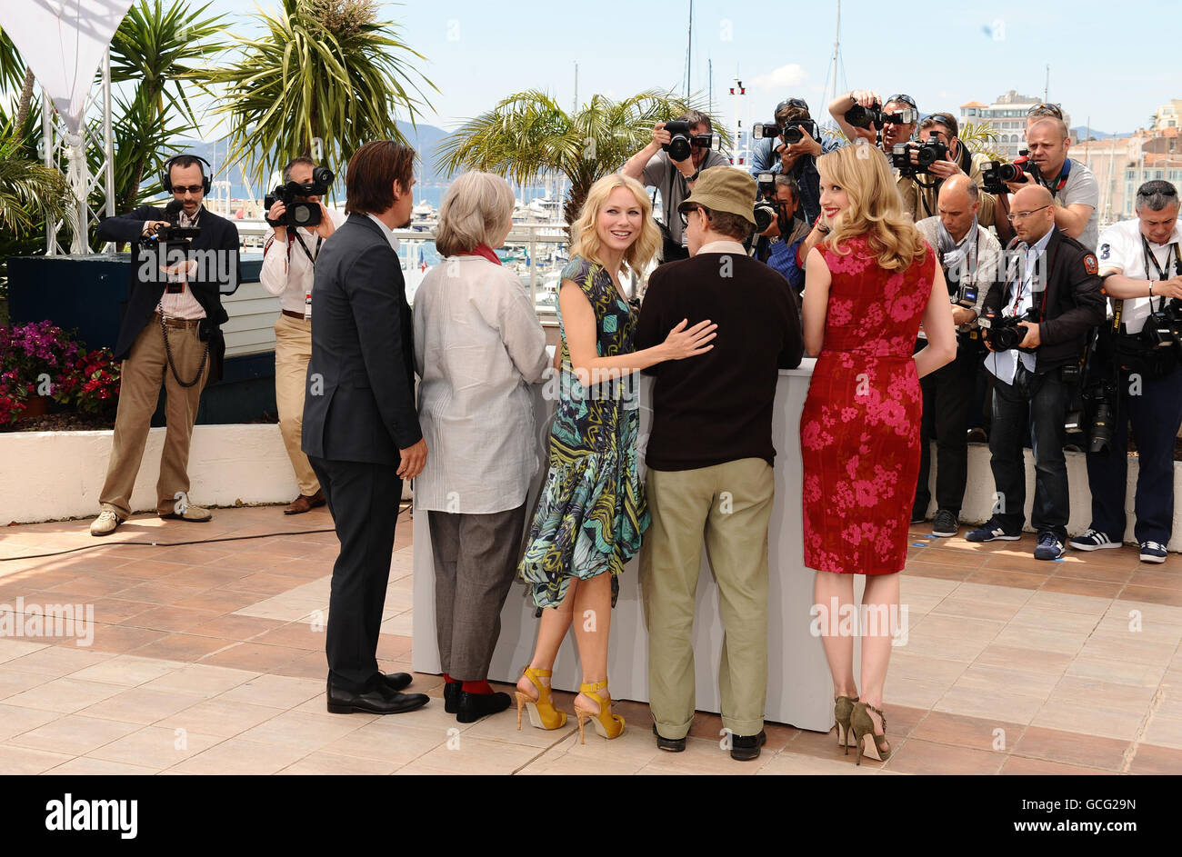 63a Cannes Film Festival - SI INCONTRANO A Tall Dark Stranger Photocall Foto Stock