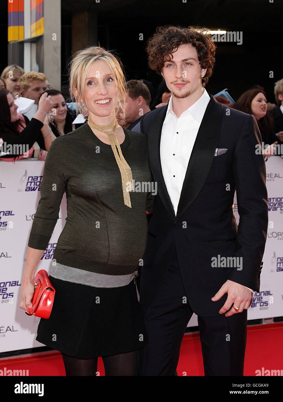 Sam Taylor-Wood e Aaron Johnson arrivano per i National Movie Awards 2010 al Royal Festival Hall di Londra. Foto Stock