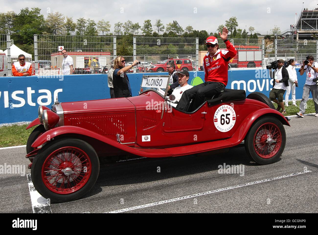 Formula uno Motor Racing - Gran Premio di Spagna - circuito Catalunya. Fernando Alonso della Ferrari durante la sfilata del pilota prima dell'inizio del Gran Premio di Spagna Foto Stock