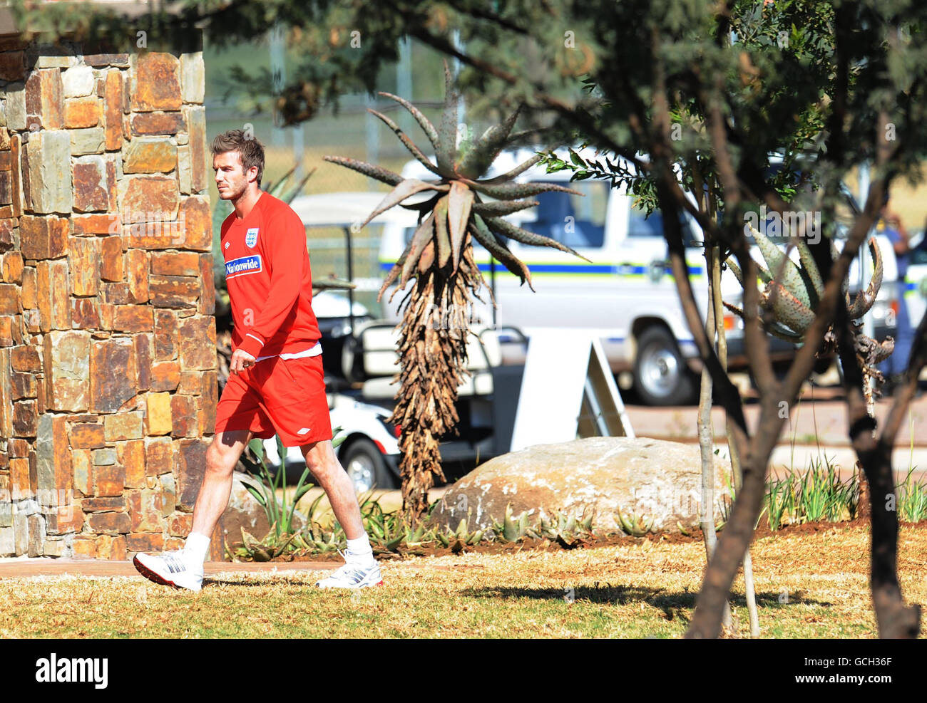 L'Ambasciatore d'Inghilterra David Beckham durante una sessione di allenamento al Royal Bafokeng Sports Complex di Rustenburg, Sudafrica. Foto Stock