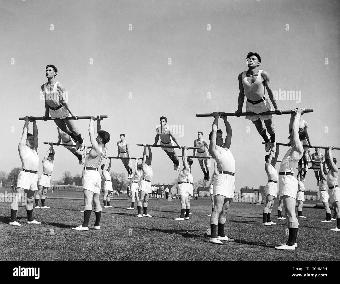 Visualizzazione della formazione fisica di RAF e WRAF. Il team RAF pratica alcuni dei propri esercizi Foto Stock