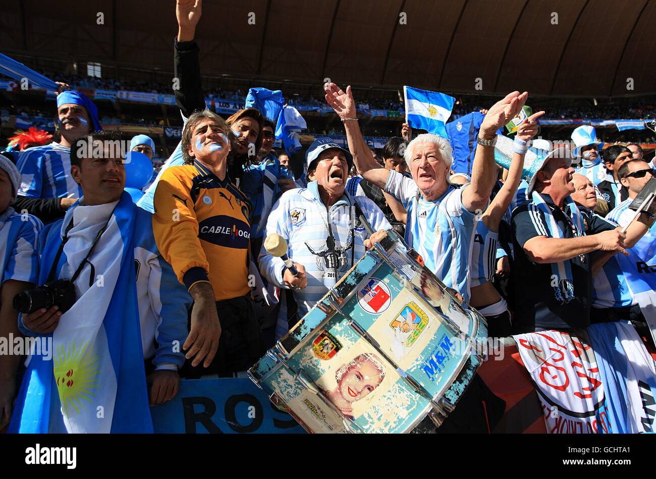 Tifosi argentini negli stand al Soccer City Stadium Foto Stock